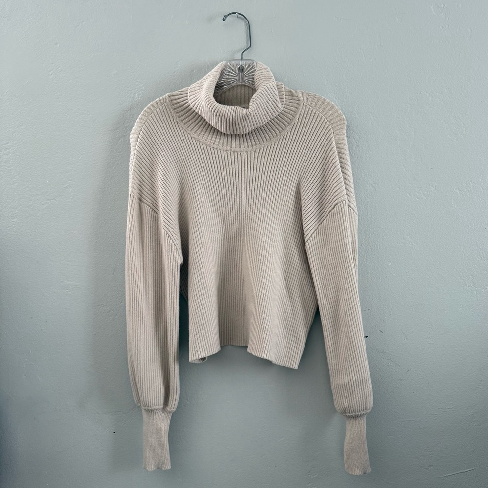 Like New Express cropped turtleneck sweater size Medium